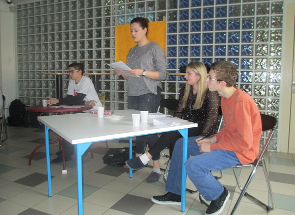 SŠ Krapina - održana debata povodom Mjeseca borbe protiv ovisnosti