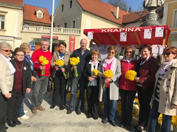 Udruga Europa Donna Krapina organizirala je prigodnu prodaju narcisa.