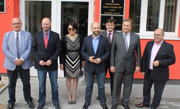 Ministar Zmajlović u Klanjcu obišao energetski obnovljene zgrade