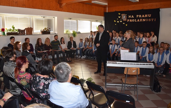 Uz Dan škole u Radoboju održan recital pjesama Side Košutić