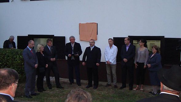 Otkrivena spomen ploča pjesniku Dragi Ulami