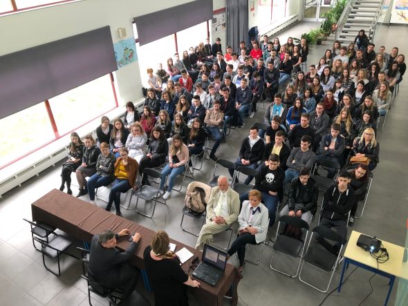 POČELI SUSRETI SA MATURANTIMA