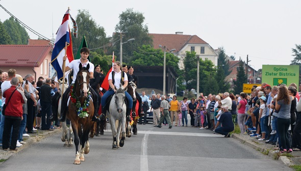 Više od 300 jahača i kočija na vozočašću u Mariju Bistricu