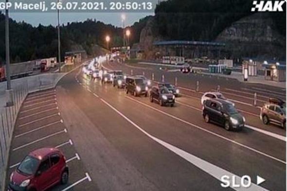 Stožer civilne zaštite KZŽ: Podjela vode na GP Macelj