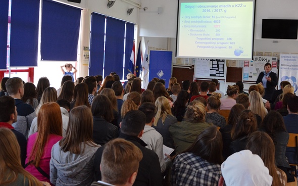 Susret s maturantima održan i u Pregradi