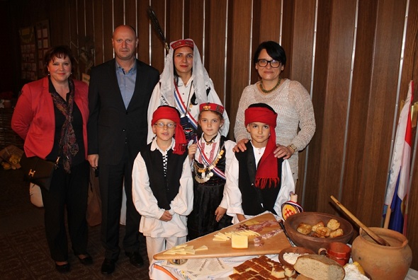 Svehrvatska smotra „ Dani kruha – dani zahvalnosti za plodove zemlje“ u Stubičkim Toplicma