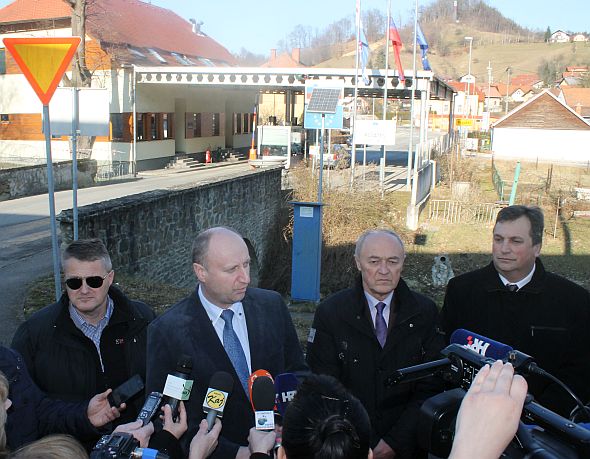 Žilet žica ne rješava problem migrantske krize